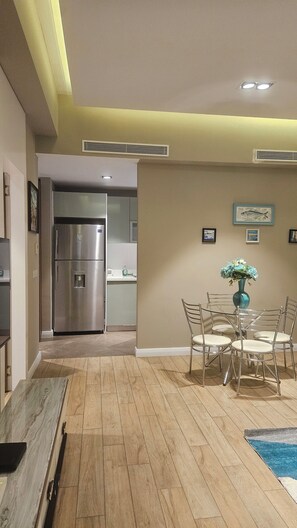 Comfort Apartment, Balcony, Pool View | Dining - The Pearl in the City  (Accra)
