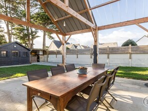 Outdoor dining - Comfortable house, pets allowed - 8 guests (Saint-Germain-sur-Ay)