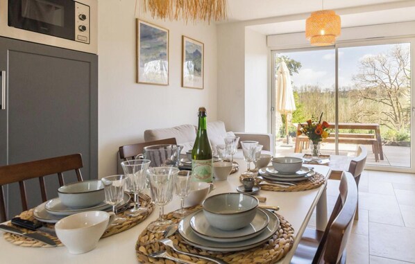 Dining - Charming house, pets welcome, parking - 4 guests (Saint-Aubin-de-Terregatte)