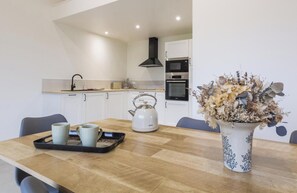 Dining - House with parking, nature retreat - 4 guests (Céaux)