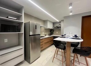 Private kitchen - Caribbean Blue 311 • The beachfront property at Caribessa in João Pessoa, for 6 people. (João Pessoa)