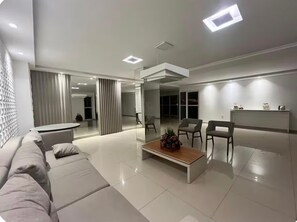 Living area - Caribbean Blue 311 • The beachfront property at Caribessa in João Pessoa, for 6 people. (João Pessoa)