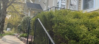 Half a mansion with three bedrooms and 3 1/2 Bathrooms!!