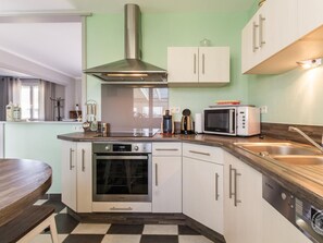 Fridge, microwave, dishwasher, coffee/tea maker
