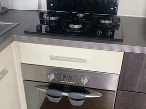 Fridge, microwave, oven, dishwasher - Family mobile home with AC - 4 guests (Bourg-Charente)
