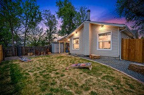 Huis, meerdere bedden, patio, uitzicht op tuin | Kameruitzicht