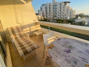 Property grounds - Apartment with AC, parking, sea view - 4 guests (Le Grau-du-Roi)