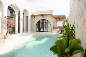 Pool - Spectacular 3 BR, close to ocean (Seseh)