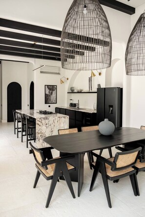 Dining - Gorgeous 2 Br , 100m from beach (Seseh)