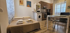 1 dormitorio, wifi gratis, ropa de cama y accesible en silla de ruedas