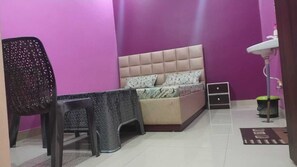 Deluxe Double Room, City View | Desk, free WiFi
