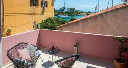 Casa Rossa e Verde by All About Paxos
