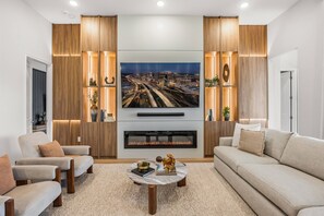 Smart TV - Last Minute Disney Getaway! Private Pool, Game Room & Themed Bedrooms. Book Now! #160611 (Orlando)