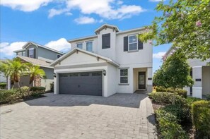 Exterior - Last Minute Disney Getaway! Private Pool, Game Room & Themed Bedrooms. Book Now! #170009 (Orlando)