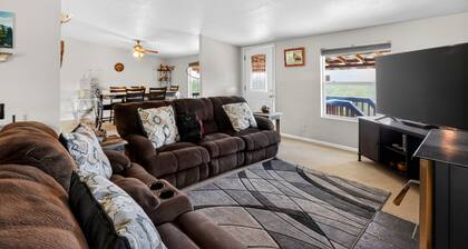 NEW! Tehachapi 12-Guest Group Escape