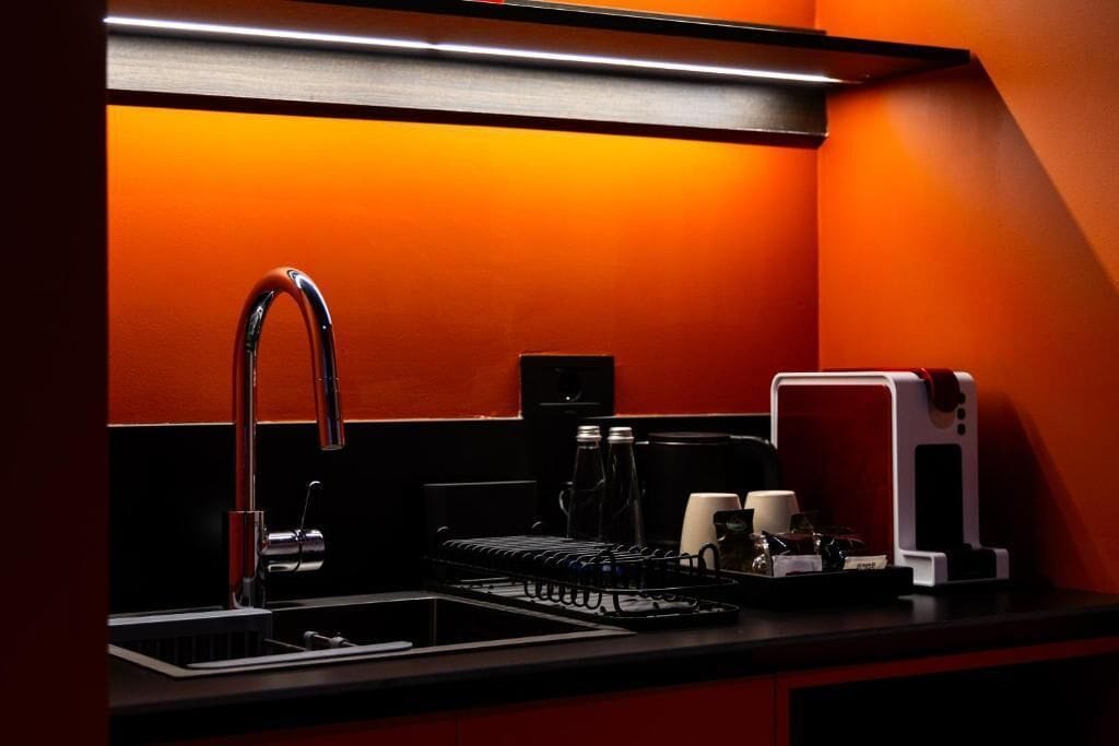 Deluxe Double Room, Garden View | Private kitchen
