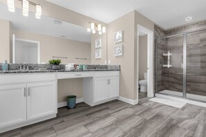 Hair dryer, towels - Last Minute Disney Getaway! Private Pool & Themed Bedrooms. Book Now! #166559 (Orlando)