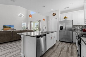 Fridge, microwave, oven, stovetop - Last Minute Disney Getaway! Private Pool & Themed Bedrooms. Book Now! #166559 (Orlando)