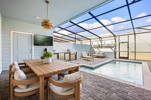 Outdoor dining - Last Minute Disney Getaway! Private Pool & Themed Bedrooms. Book Now! #167327 (Orlando)