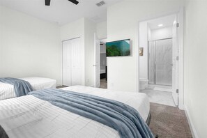 Iron/ironing board, WiFi, bed sheets - Last Minute Disney Getaway! Private Pool & Themed Bedrooms. Book Now! #167441 (Orlando)