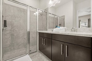 Hair dryer, towels - Last Minute Disney Getaway! Private Pool & Themed Bedrooms. Book Now! #167585 (Orlando)