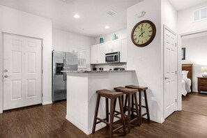 Interior - Last Minute Disney Getaway! Modern & Comfortable Bedrooms. Book Now! #166509 (Orlando)