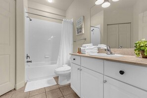 Hair dryer, towels - Last Minute Disney Getaway! Modern Townhouse with Comfortable Bedrooms. Book Now! #166531 (Orlando)