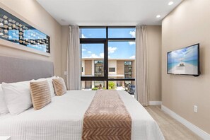 Iron/ironing board, WiFi, bed sheets - Last Minute Disney Getaway! Private Hot Tub & Modern Townhouse. Book Now! #166731 (Orlando)