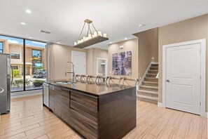 Interior - Last Minute Disney Getaway! Private Hot Tub & Modern Townhouse. Book Now! #166731 (Orlando)