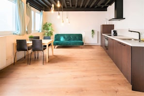 Apartment | Dining - Saint Pauls Deluxe Apartment (Antwerp)