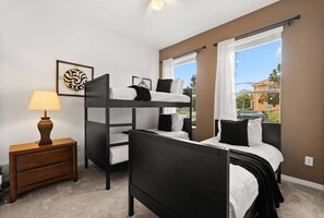 Iron/ironing board, WiFi, bed sheets - Last Minute Disney Getaway! Private Pool & Comfortable Bedrooms. Book Now! #167221 (Orlando)