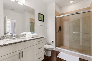 Hair dryer, towels - Last Minute Disney Getaway! Modern & Spacious Townhouse. Book Now! #167639 (Orlando)