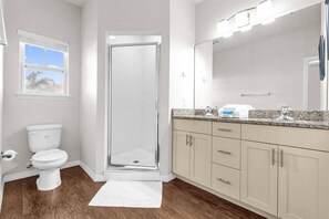 Hair dryer, towels - Last Minute Disney Getaway! Modern & Themed Bedrooms. Book Now! #168169 (Orlando)