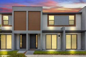 Exterior - Last Minute Disney Getaway! Modern Bright Townhouse. Book Now! #166729 (Orlando)