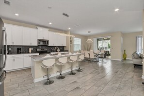 Fridge, microwave, oven, stovetop - Last Minute Disney Getaway! Private Pool & Themed Bedrooms. Book Now! #172209 (Orlando)