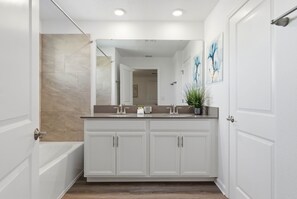 Hair dryer, towels - Last Minute Disney Getaway! Private Pool & Themed Bedrooms. Book Now! #172505 (Orlando)