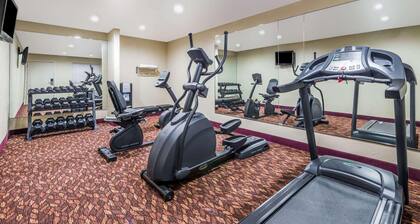 Super 8 by Wyndham Clovis