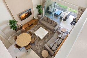 Smart TV - Last Minute Disney Getaway! Modern Townhouse & Private Terrace. Book Now! #172289 (Orlando)