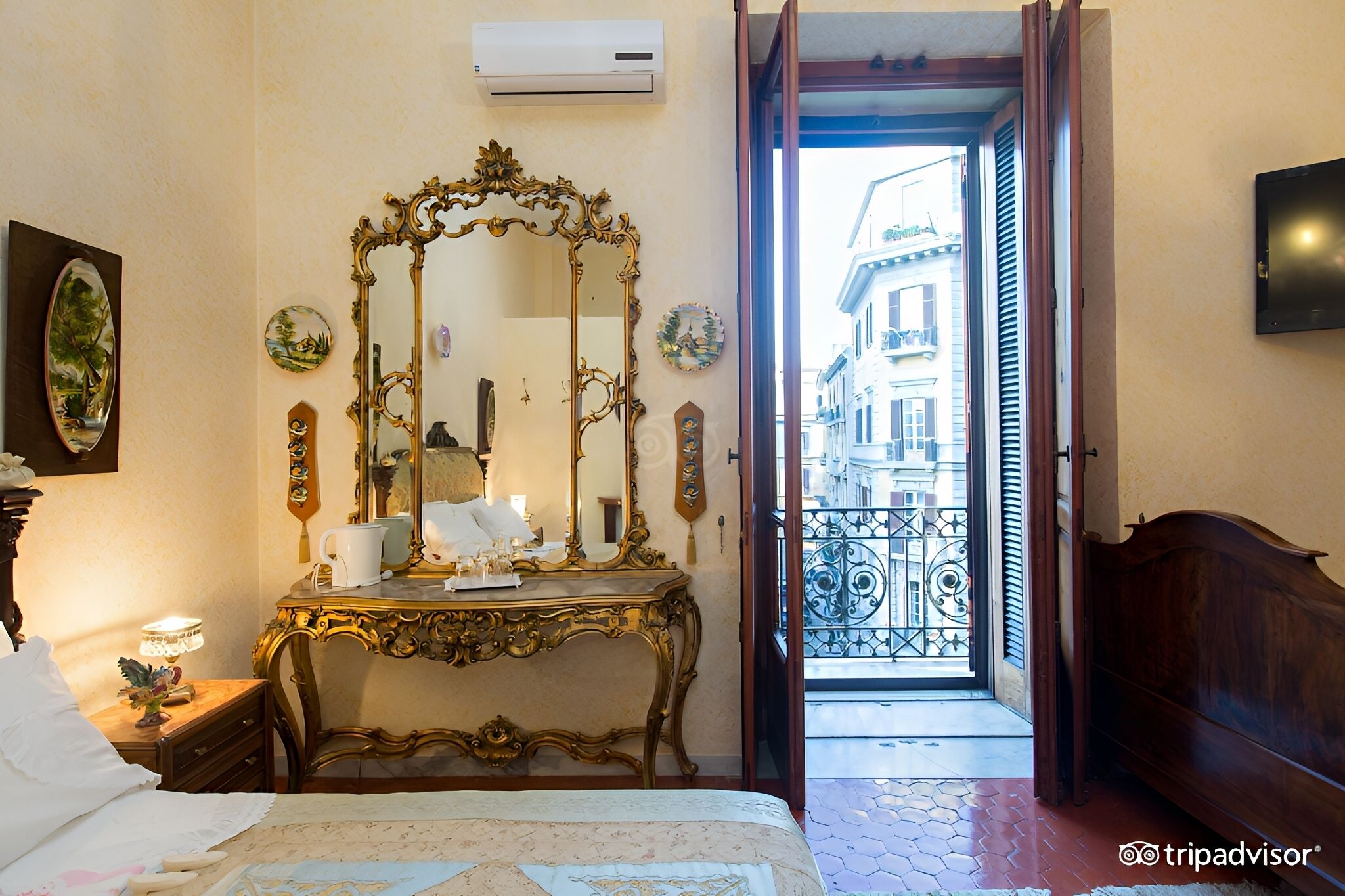 Comfort Quadruple Room, Balcony, City View