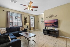 Smart TV - Last Minute Disney Getaway! Beautiful Townhouse & Private Balcony. Book Now! #172665 (Orlando)