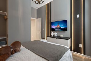Iron/ironing board, WiFi, bed sheets - Last Minute Disney Getaway! Private Pool & Themed Bedrooms. Book Now! #172689 (Orlando)