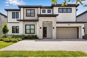 Exterior - Last Minute Disney Getaway! Private Pool, Game Room & Themed Bedrooms. Book Now! #172737 (Orlando)