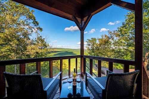 Chipmunk Cottage | Private Cabin w/ Hot Tub, Firepit