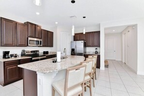Fridge, microwave, oven, stovetop - Last Minute Disney Getaway! Private Pool & Themed Bedrooms. Book Now! #173069 (Orlando)