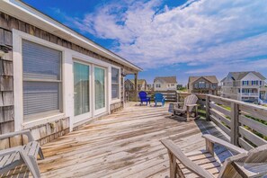 Terrace/patio - JL #440 - Mostaccioli Nights - Oceanside - Private Pool - Hot Tub - Game room (Nags Head)
