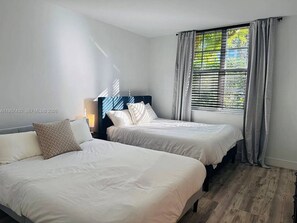 Iron/ironing board, WiFi, bed sheets - Miami 182 - Two Bedroom Apartment, Sleeps 6 (Miami)