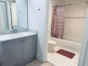 Hair dryer, towels - Miami 182 - Two Bedroom Apartment, Sleeps 6 (Miami)