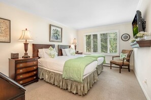 2 bedrooms, iron/ironing board, WiFi, bed sheets - Creekside Condo in Vail Village I Walk to Gondola (Vail)