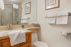 Hair dryer, towels - Creekside Condo in Vail Village I Walk to Gondola (Vail)
