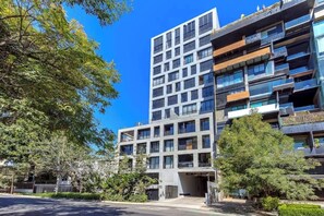 Exterior - Loft Elegance 2 bed | Gym • Pet Friendly • AC (Guadalajara)